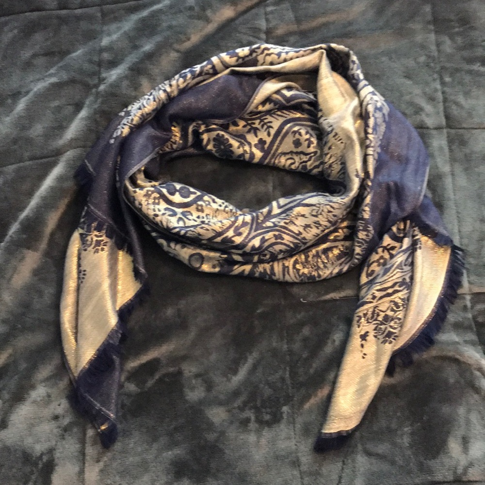 Pashmina scarf